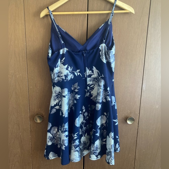 Windsor homecoming dress size 11/12 - Picture 3 of 3